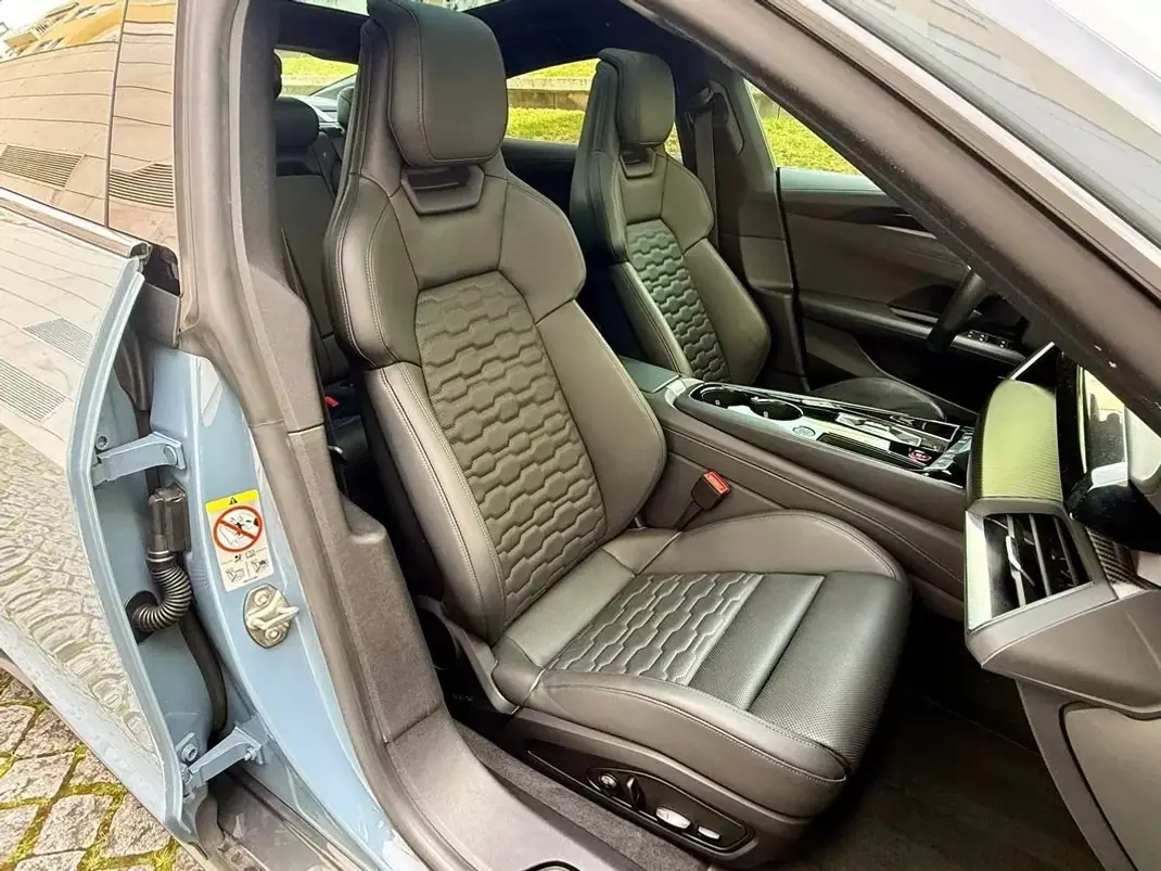 Audi e-tron GT 2022 - 57790 EUR, 82950 km - AUTO.MOTO.pt - 82950km - foto 26 de 55