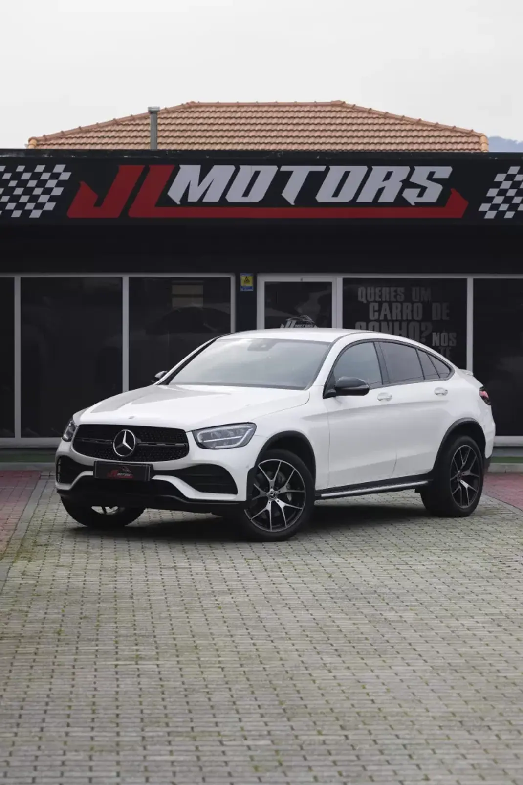 Mercedes-Benz GLC 300 2022 - 48900 EUR, 141780 km - AUTO.MOTO.pt - 141780km - foto 6 de 36