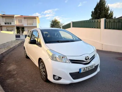 Toyota Yaris 2013 - 8750 EUR, 200000 km - 200000km - foto 2 de 12