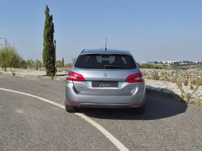 Peugeot 308 SW 2016 - 10490 EUR, 123507 km - 123507km - foto 5 de 28