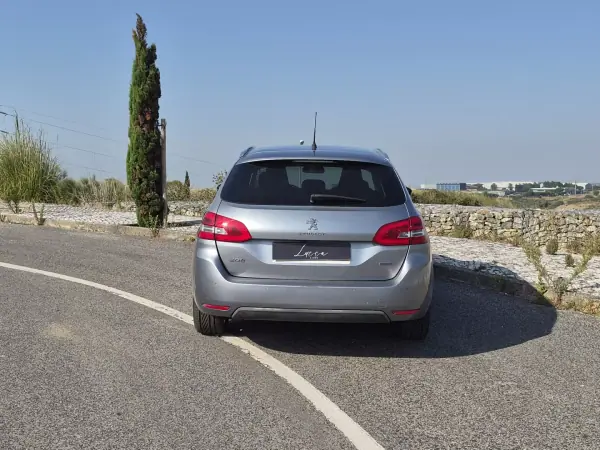 Peugeot 308 SW 2016 - 10490 EUR, 123507 km - 123507km - foto 5 de 28