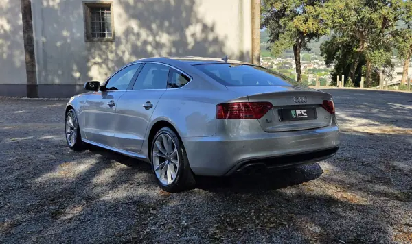 Audi A5 Sportback 2014 - 18350 EUR, 179000 km - AUTO.MOTO.pt - 179000km - foto 7 de 11