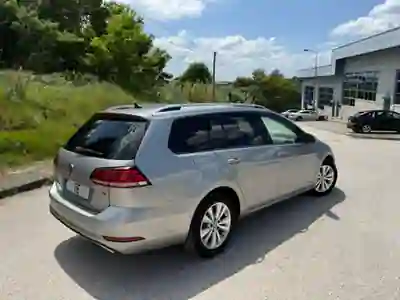 Volkswagen Golf Variant 2017 - 11250 EUR, 193000 km - AUTO.MOTO.pt - 193000km - foto 4 de 14