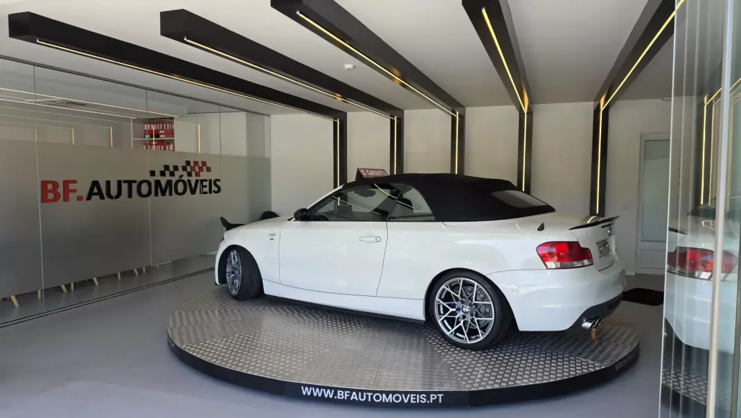 BMW 118 2009 - 12900 EUR, 225191 km - AUTO.MOTO.pt - 225191km - foto 15 de 61