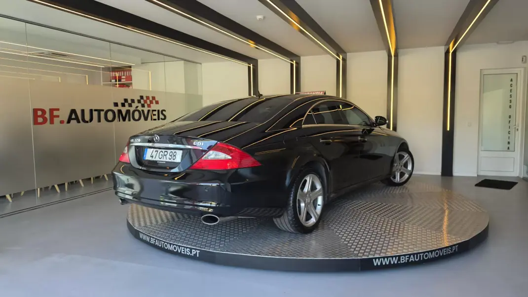 Mercedes-Benz CLS 320 2008 - 12900 EUR, 314479 km - 314479km - foto 4 de 60