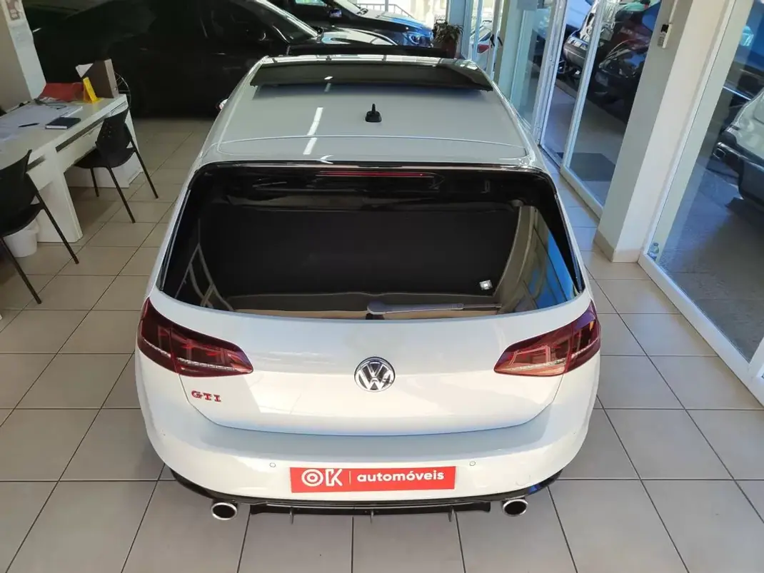 Volkswagen Golf 2017 - 30750 EUR, 76500 km - AUTO.MOTO.pt - 76500km - foto 10 de 35