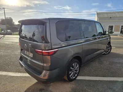Volkswagen Multivan 2023 - 39950 EUR, 140321 km - AUTO.MOTO.pt - 140321km - foto 2 de 11