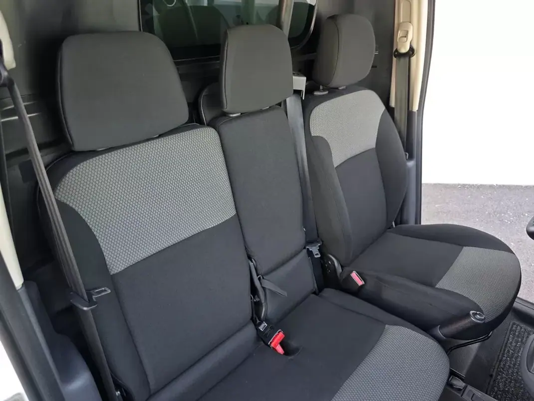 Renault Kangoo 2021 - 12500 EUR, 143600 km - 143600km - foto 9 de 23