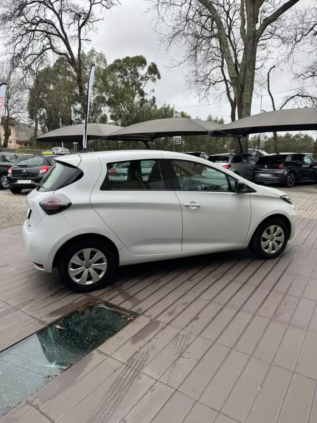 Renault Zoe 2022 - 16450 EUR, 67207 km - AUTO.MOTO.pt - 67207km - foto 5 de 11