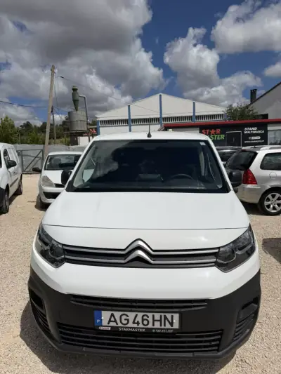 Citroën Berlingo 2021 - 10870 EUR, 166890 km - AUTO.MOTO.pt - 166890km - foto 2 de 16