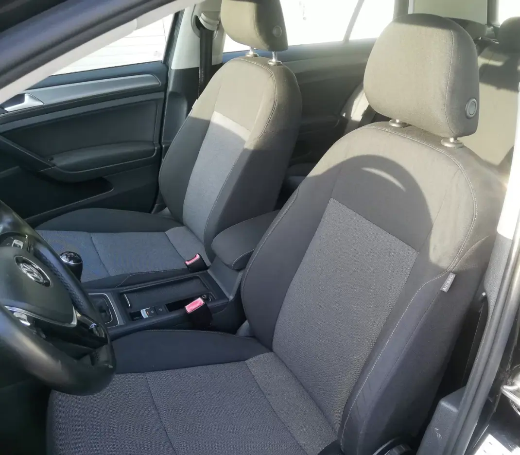 Volkswagen Golf 2013 - 11000 EUR, 240000 km - AUTO.MOTO.pt - 240000km - foto 4 de 21