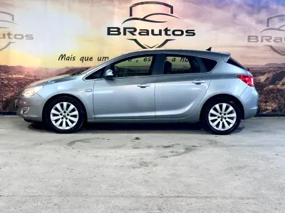 Opel Astra 2010 - 7500 EUR, 194859 km - AUTO.MOTO.pt - 194859km - foto 4 de 22