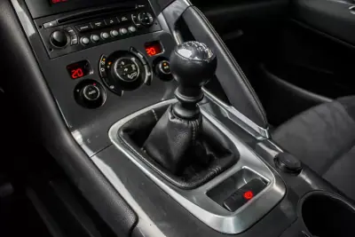 Peugeot 3008 2010 - 7490 EUR, 200623 km - AUTO.MOTO.pt - 200623km - foto 18 de 36