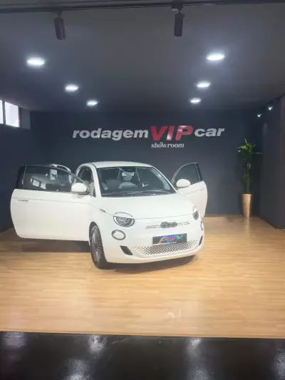 Fiat 500e 2021 - 16999 EUR, 18600 km - 18600km - foto 2 de 16