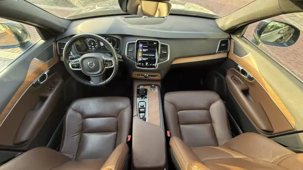 Volvo XC 90 2021 - 43990 EUR, 104000 km - AUTO.MOTO.pt - 104000km - foto 22 de 47