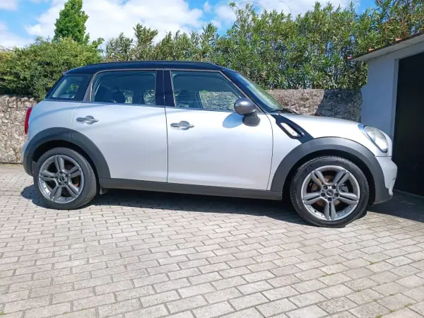 MINI Countryman 2011 - 11500 EUR, 195000 km - AUTO.MOTO.pt - 195000km - foto 4 de 14