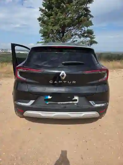 Renault Captur 2022 - 17500 EUR, 63000 km - AUTO.MOTO.pt - 63000km - foto 2 de 7