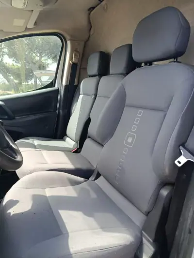 Citroën Berlingo 2013 - 123 EUR, 12350 km - AUTO.MOTO.pt - 12350km - foto 3 de 7