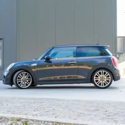 MINI Cooper 2015 - 19999 EUR, 172000 km - AUTO.MOTO.pt - 172000km - foto 18 de 24