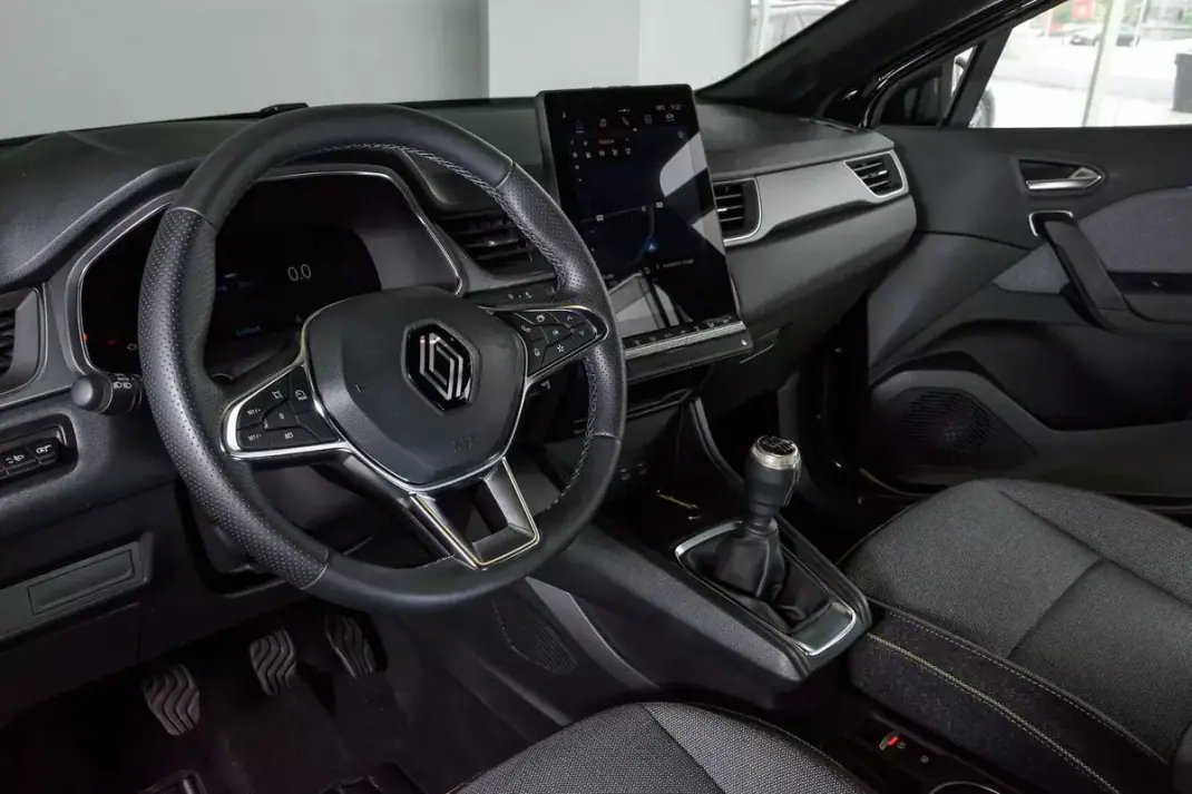 Renault Captur 2025 - 22900 EUR, 28448 km - 28448km - foto 5 de 23