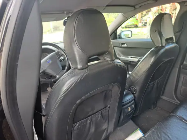 Volvo V50 2005 - 4990 EUR, 260573 km - AUTO.MOTO.pt - 260573km - foto 3 de 6