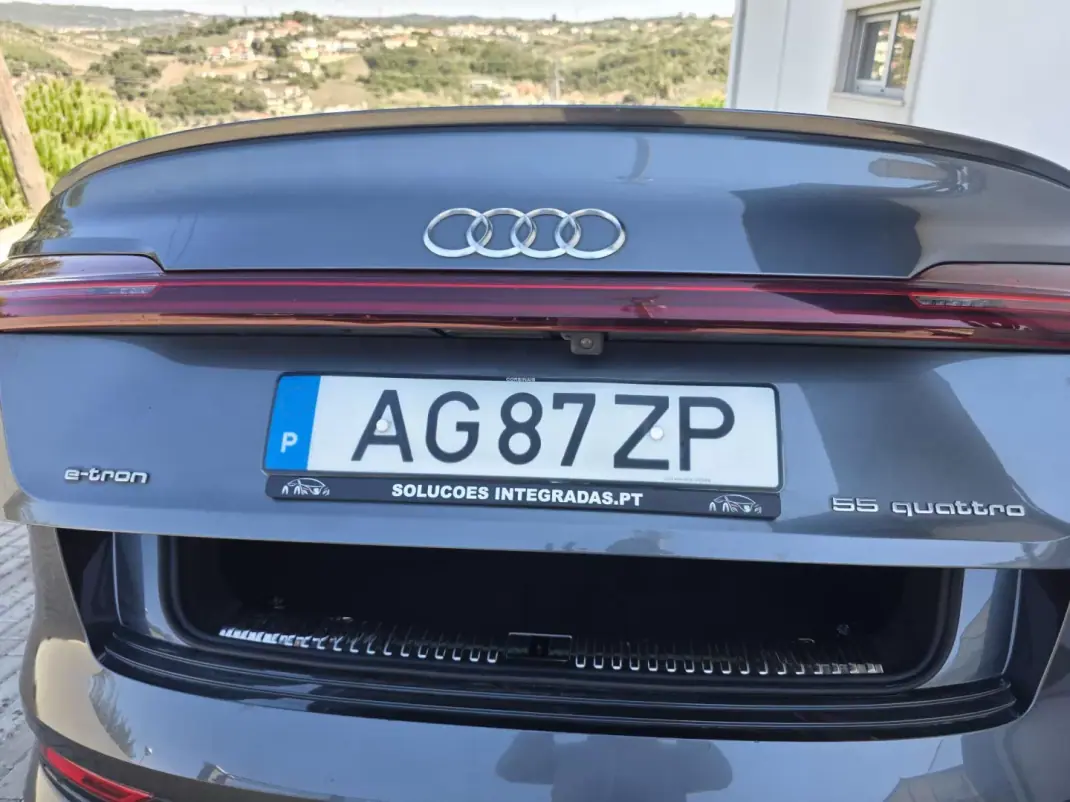 Audi e-tron 2021 - 32900 EUR, 120000 km - 120000km - foto 39 de 51