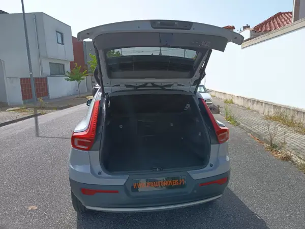 Volvo XC 40 2020 - 23990 EUR, 116700 km - AUTO.MOTO.pt - 116700km - foto 13 de 26