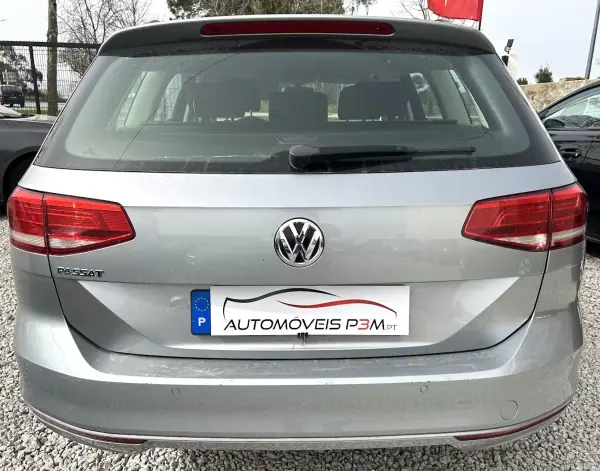 Volkswagen Passat Variant 2018 - 17900 EUR, 143500 km - AUTO.MOTO.pt - 143500km - foto 20 de 20