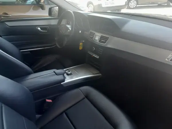 Mercedes-Benz E 200 2016 - 20900 EUR, 180000 km - AUTO.MOTO.pt - 180000km - foto 7 de 10
