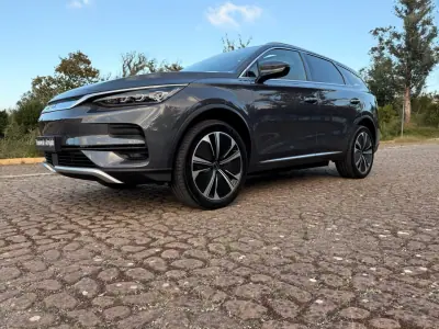 BYD Tang 2024 - 58500 EUR, 27000 km - 27000km - foto 3 de 28