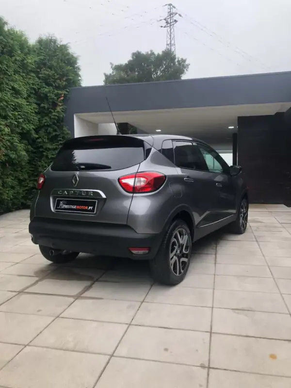 Renault Captur 2017 - 10900 EUR, 116000 km - 116000km - foto 6 de 32