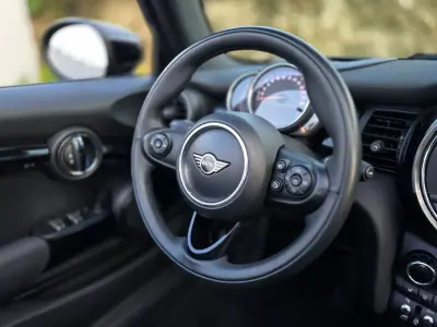 MINI 2024 - 20900 EUR, 50900 km - AUTO.MOTO.pt - 50900km - foto 17 de 35