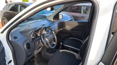Dacia Lodgy 2021 - 15900 EUR, 130712 km - AUTO.MOTO.pt - 130712km - foto 11 de 32