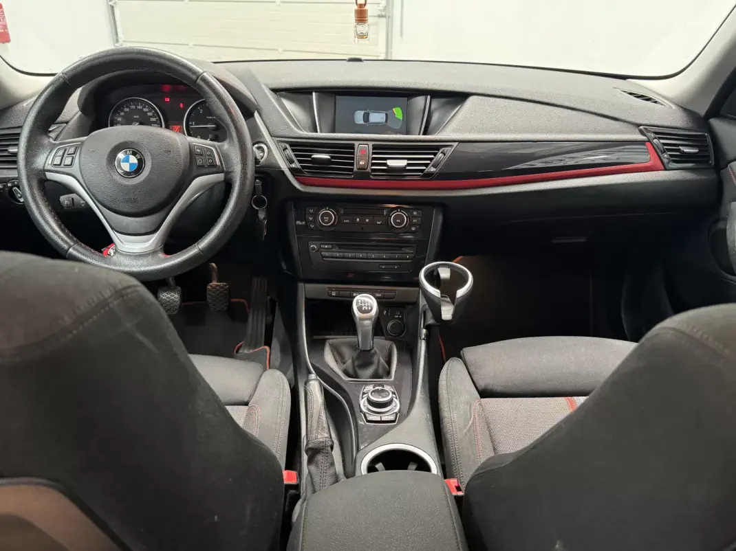 BMW X1 2015 - 16490 EUR, 255000 km - AUTO.MOTO.pt - 255000km - foto 16 de 31