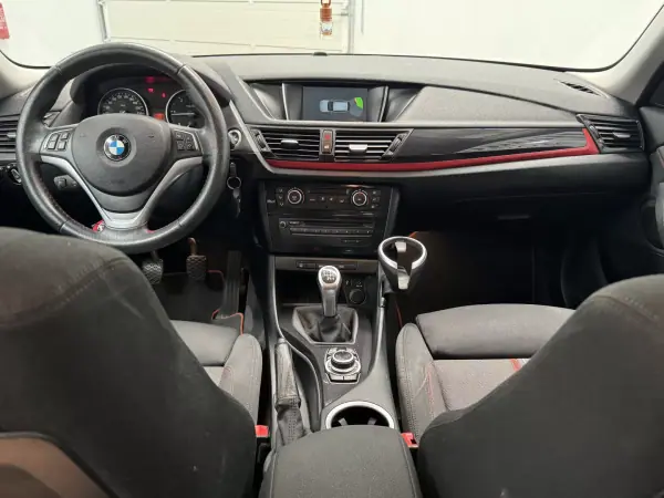 BMW X1 2015 - 16490 EUR, 255000 km - AUTO.MOTO.pt - 255000km - foto 16 de 31