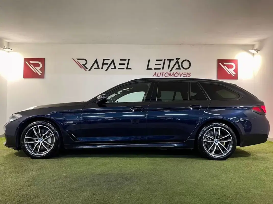 BMW 520 2022 - 32700 EUR, 89000 km - AUTO.MOTO.pt - 89000km - foto 4 de 41