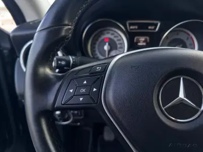 Mercedes-Benz CLA 180 2014 - 16990 EUR, 145000 km - AUTO.MOTO.pt - 145000km - foto 18 de 32