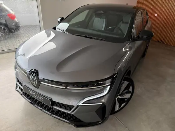 Renault Mégane E-Tech 2023 - 25500 EUR, 58000 km - AUTO.MOTO.pt - 58000km - foto 3 de 121