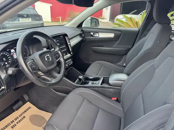 Volvo XC 40 2021 - 24500 EUR, 121000 km - AUTO.MOTO.pt - 121000km - foto 13 de 42
