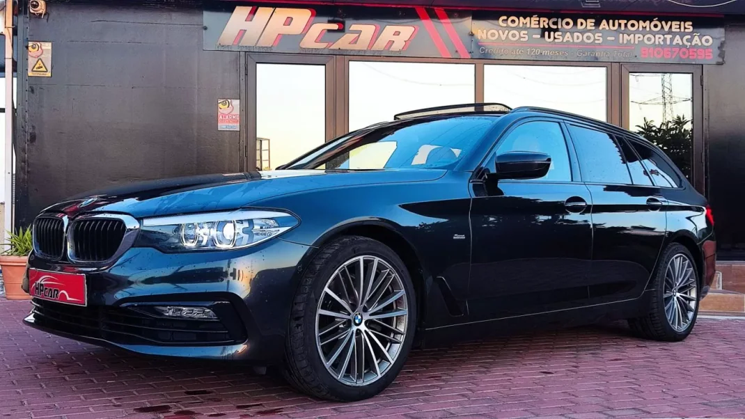 BMW 520 2018 - 29990 EUR, 130000 km - AUTO.MOTO.pt - 130000km - foto 39 de 43