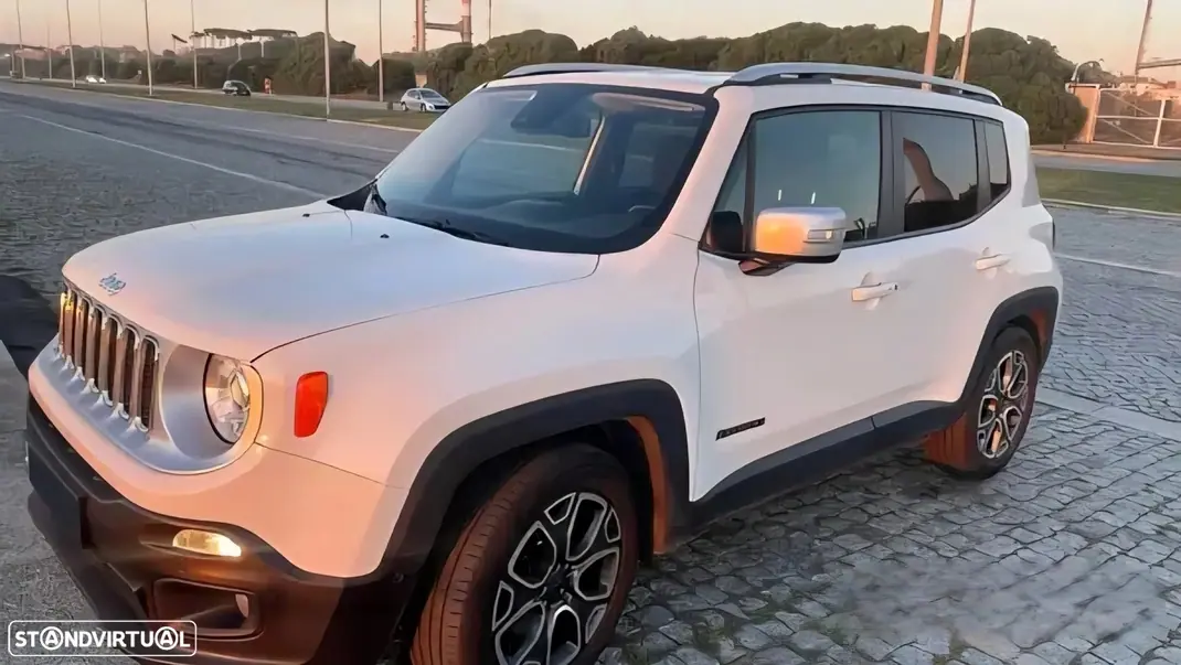 Jeep Renegade 2016 - 10400 EUR, 260000 km - AUTO.MOTO.pt - 260000km - foto 2 de 4