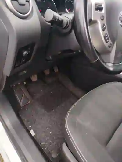 Nissan Qashqai 2011 - 12000 EUR, 101293 km - AUTO.MOTO.pt - 101293km - foto 10 de 15