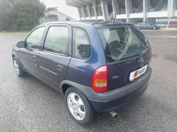 Opel Corsa 2000 - 2490 EUR, 137682 km - AUTO.MOTO.pt - 137682km - foto 5 de 27