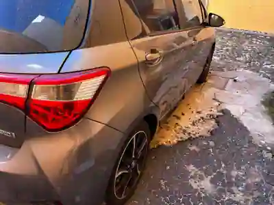 Toyota YARIS HYBRID 2018 - 14800 EUR, 114828 km - foto 6 de 11