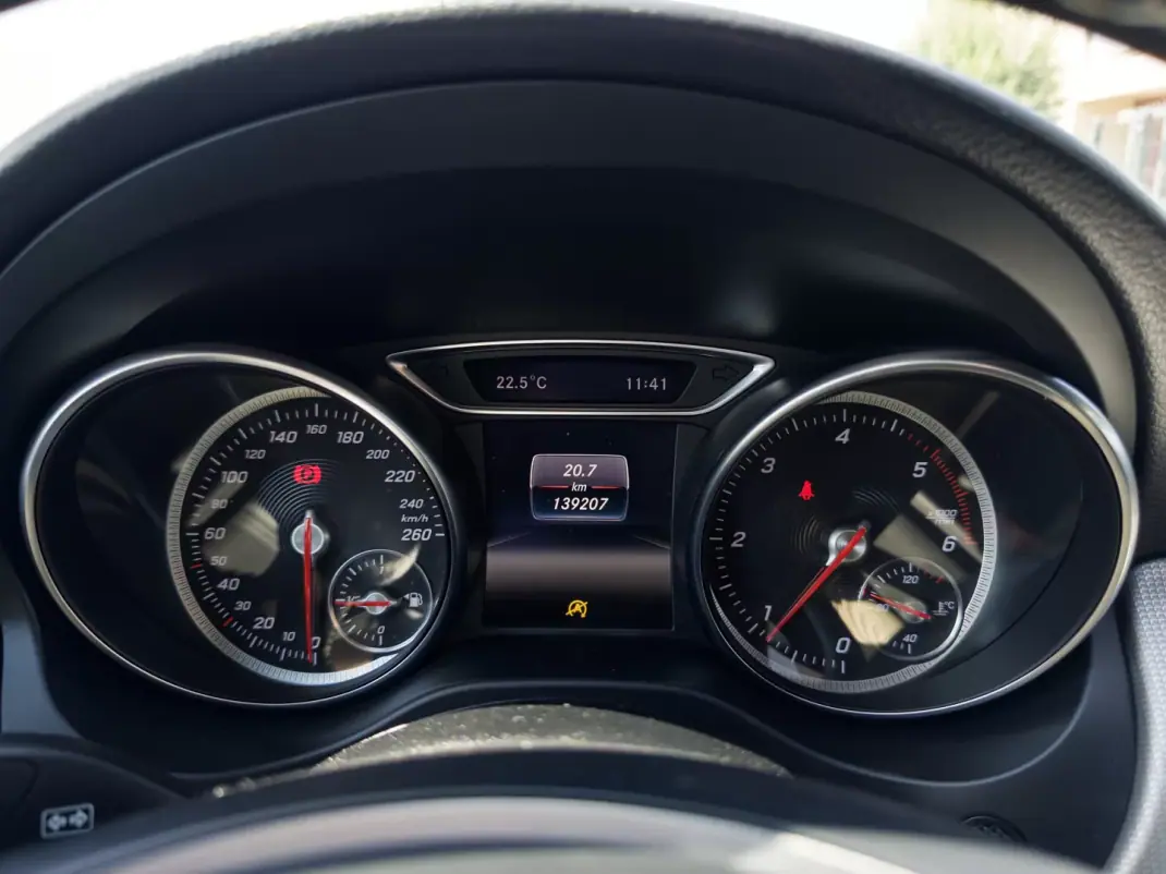 Mercedes-Benz CLA 180 2018 - 17990 EUR, 139000 km - 139000km - foto 27 de 42