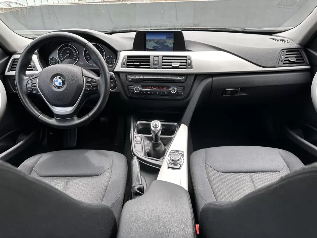 BMW 320 2013 - 13900 EUR, 280000 km - AUTO.MOTO.pt - 280000km - foto 28 de 64