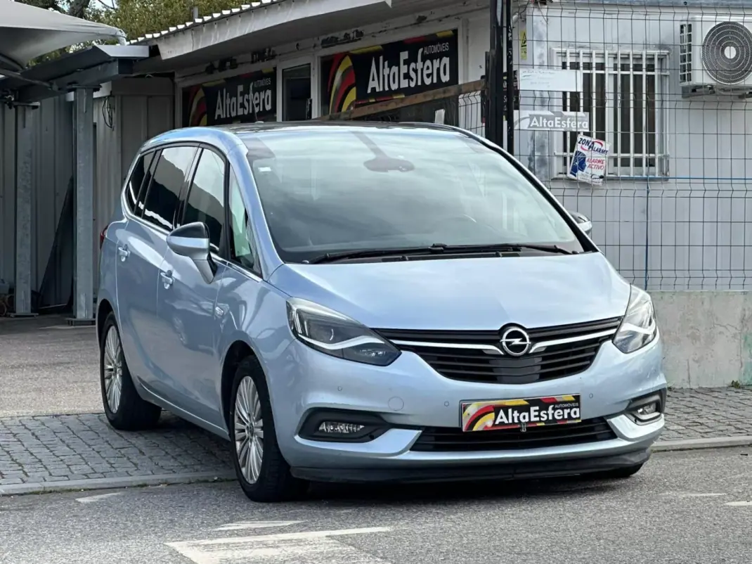 Opel Zafira 2018 - 13900 EUR, 128674 km - AUTO.MOTO.pt - 128674km - foto 11 de 36