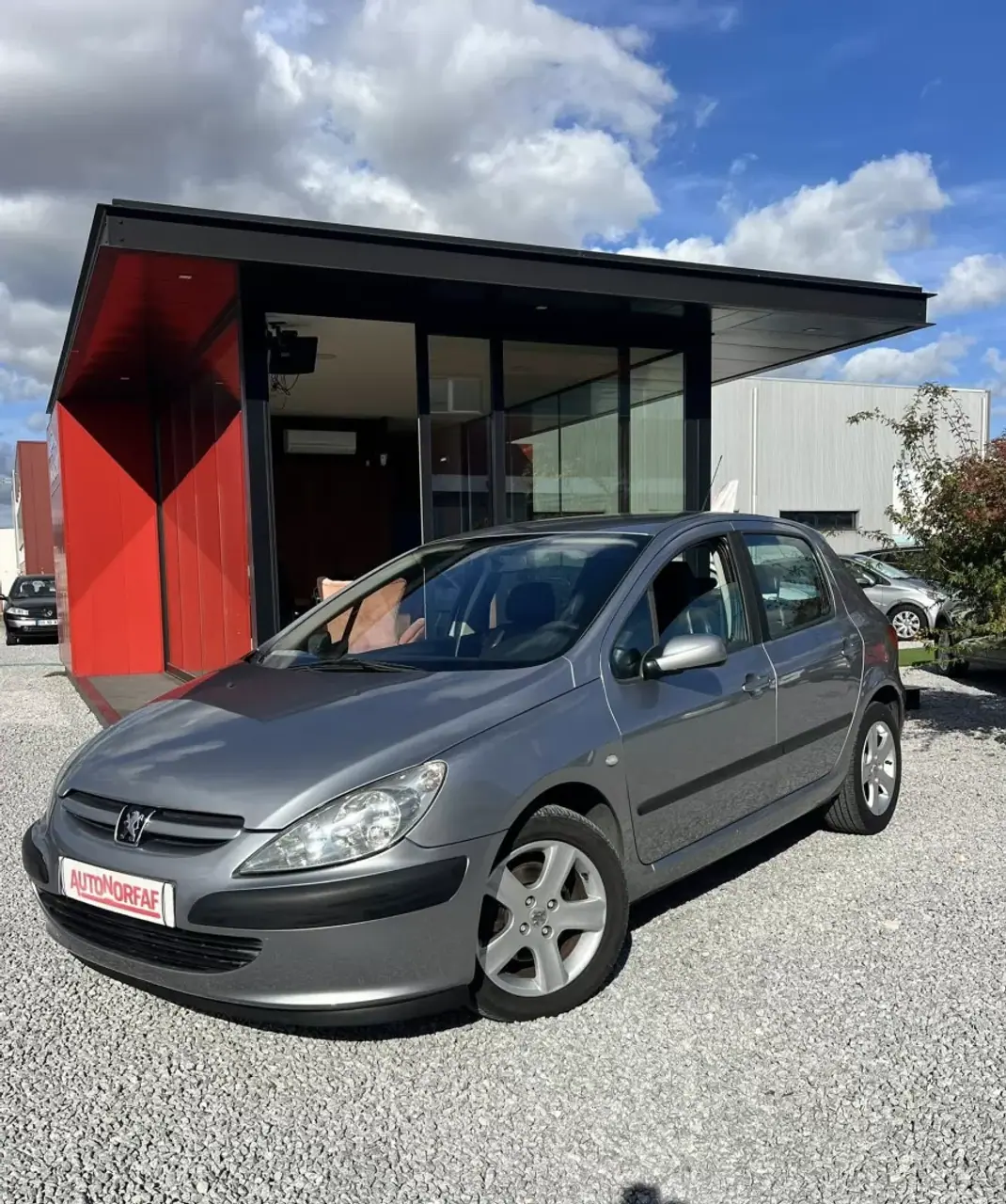 Peugeot 307 2002 - 5000 EUR, 234389 km - AUTO.MOTO.pt - 234389km - foto 3 de 9