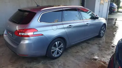 Peugeot 308 SW 2015 - 6999 EUR, 234000 km - AUTO.MOTO.pt - 234000km - foto 4 de 16