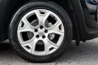 Jeep Renegade 2020 - 18500 EUR, 99000 km - AUTO.MOTO.pt - 99000km - foto 3 de 31